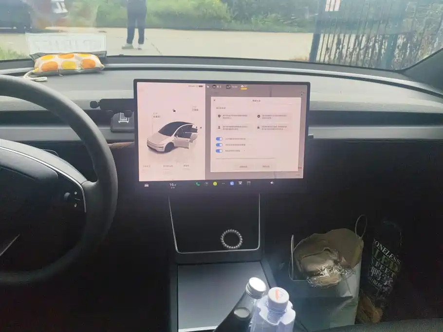 Tesla Model Y 2026 2025 Model Rear-Wheel Drive Launch Edition