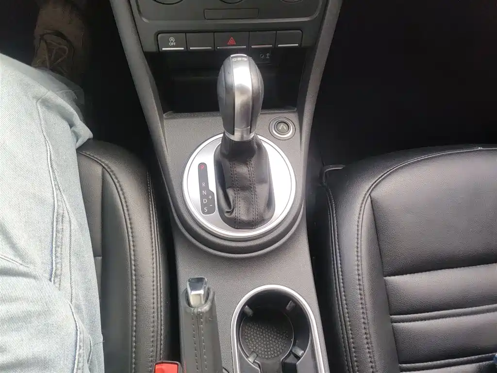 Volkswagen Beetle 2015 180TSI фото 14