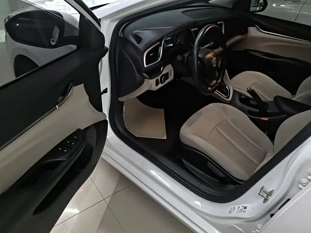 Buick Excelle 2015 18T Dual-Clutch Elite фото 16