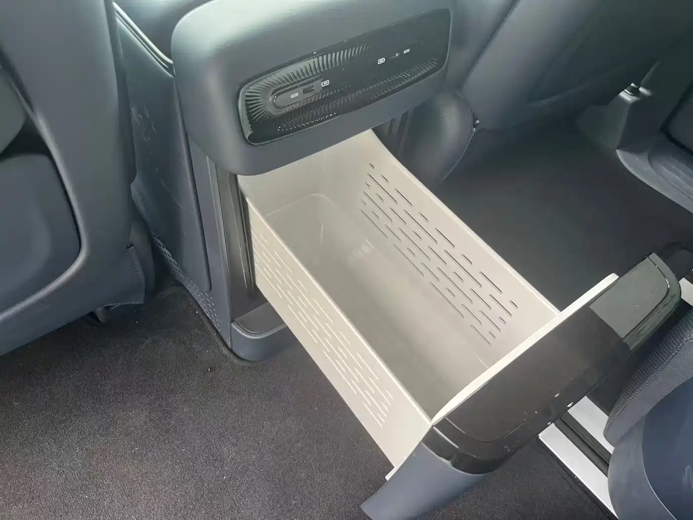 Voyah Auto Voyah Dreamer 2025 Model PHEV Basic Version фото 12