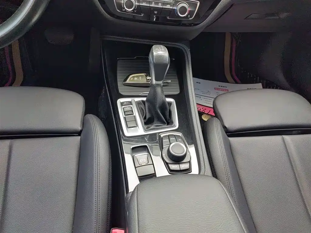 BMW 1 Series 2017 118i Sport фото 14