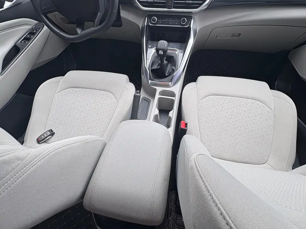 SAIC Maxus Maxus G50 2024 2023 Model 1.5T Manual Joyride A