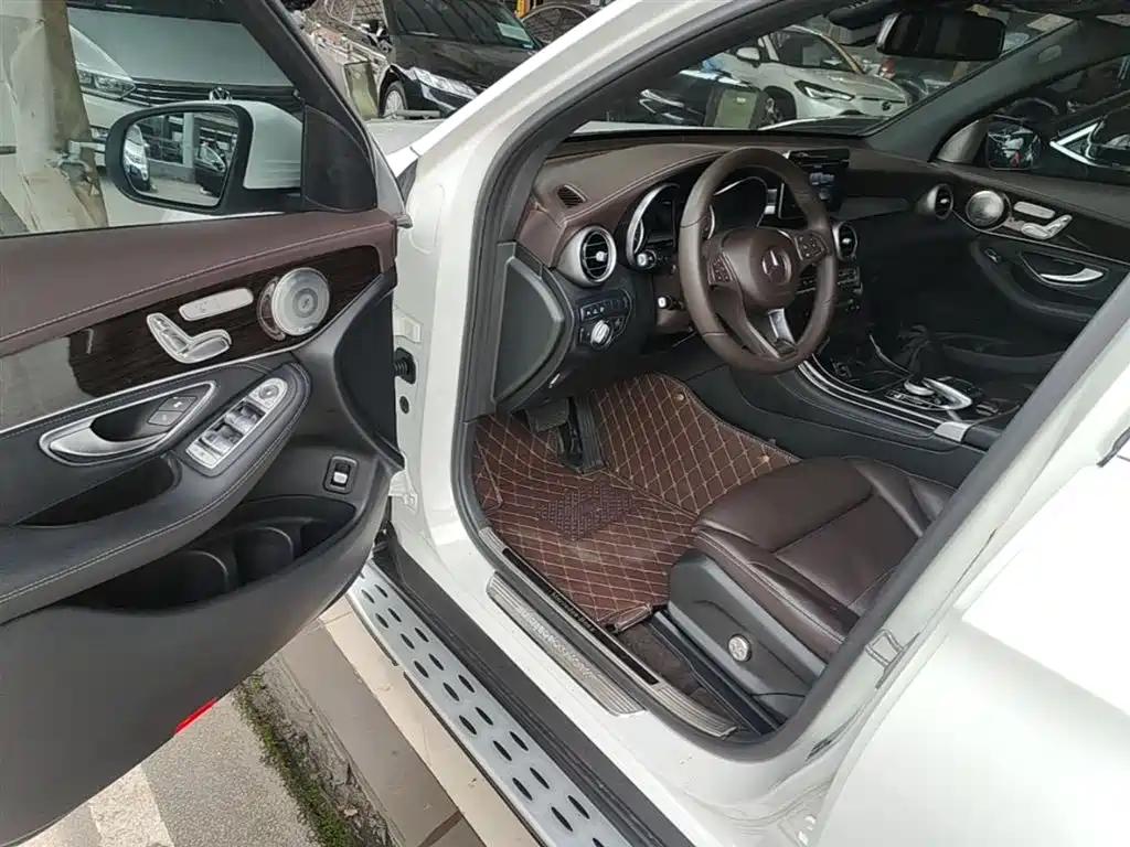 Mercedes-Benz GLC 2017 GLC 260 4MATIC Luxury фото 16