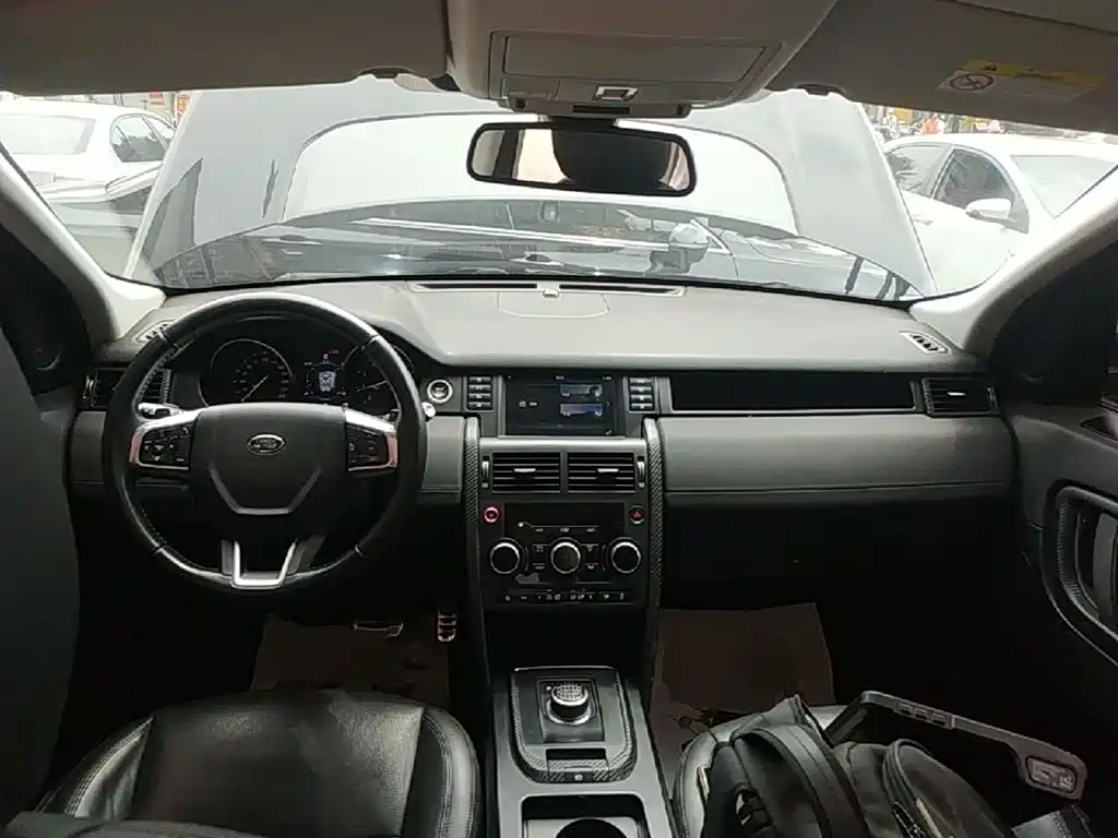 Land Rover Discovery Sport 2018 240PS SE Edition фото 10