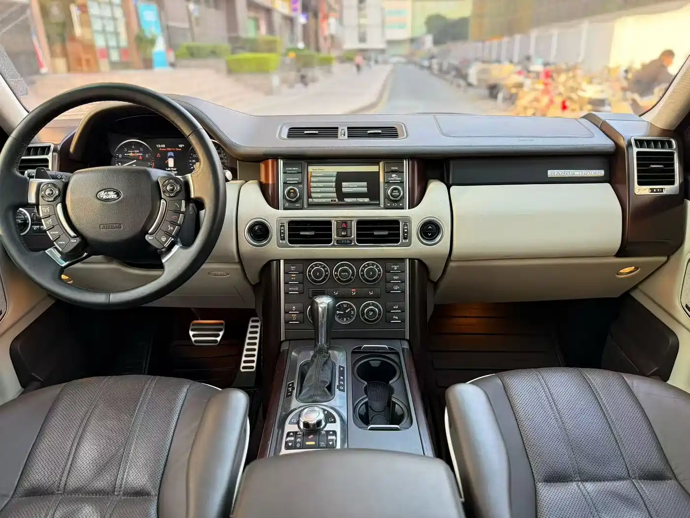 Land Rover Range Rover 2011 5.0 SC V8 Ultimate Edition фото 5