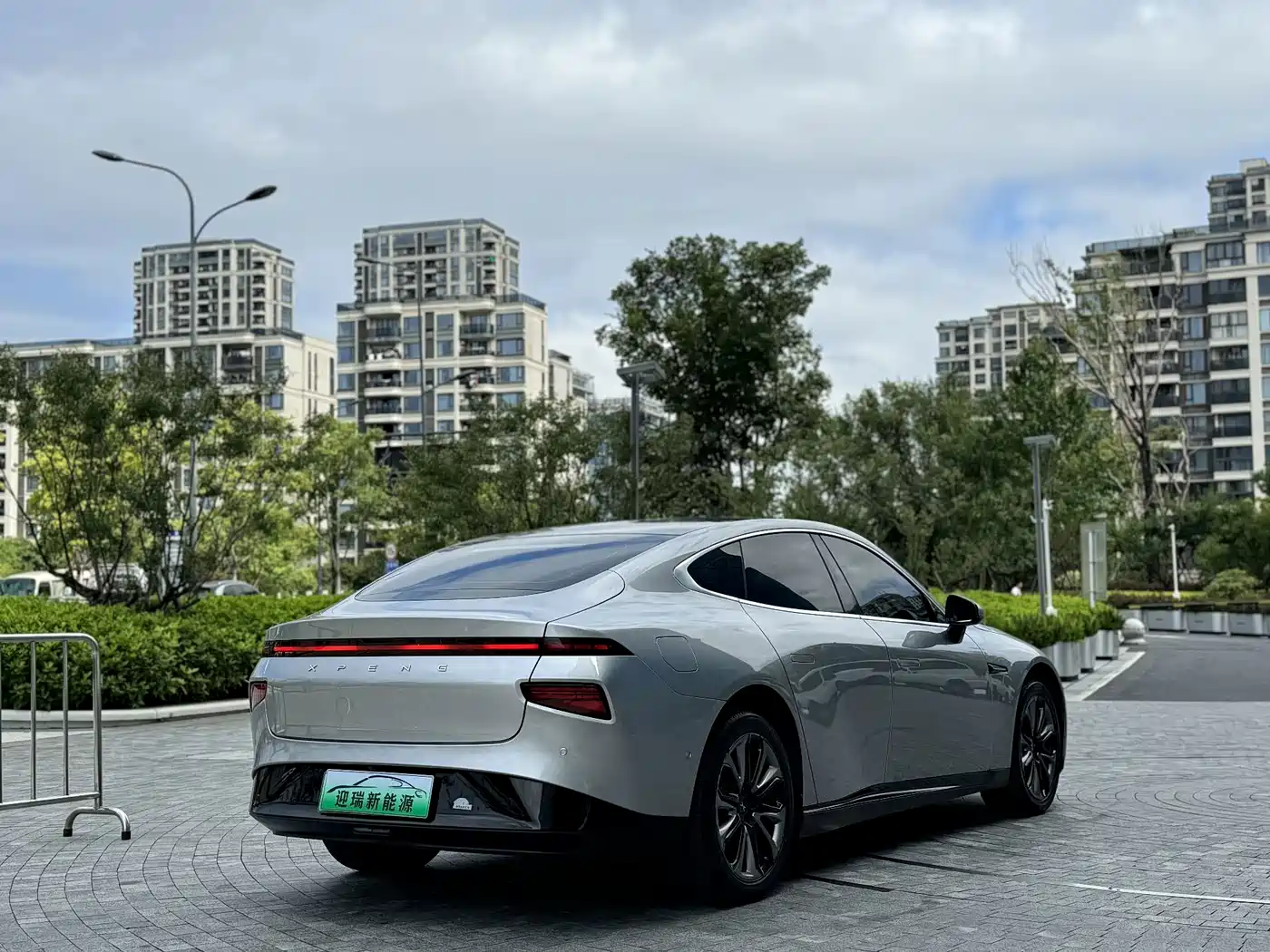 Фото 3 - XPeng P7