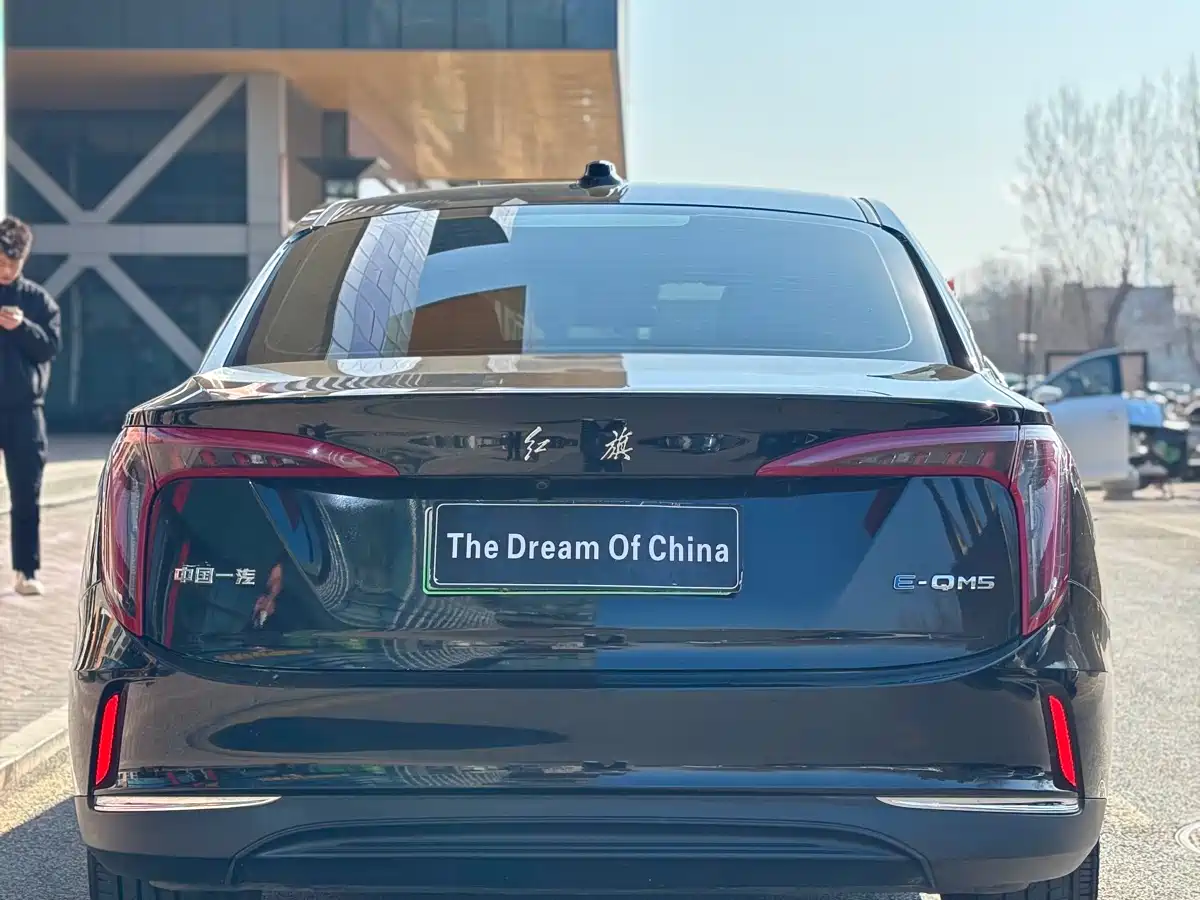 Hongqi HONGQI E QM5