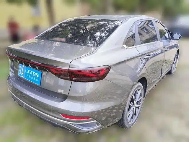 Geely Emgrand 2022 4th Generation 1.5L CVT Premium — фото 2