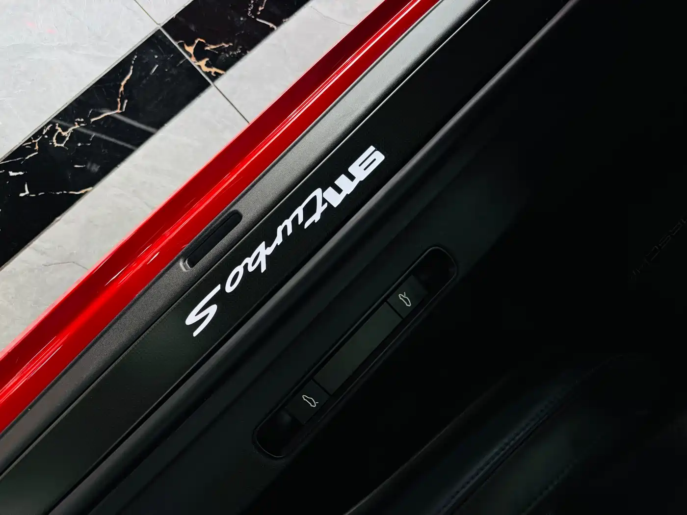 Porsche 911 2023 Turbo S 3.7T фото 10