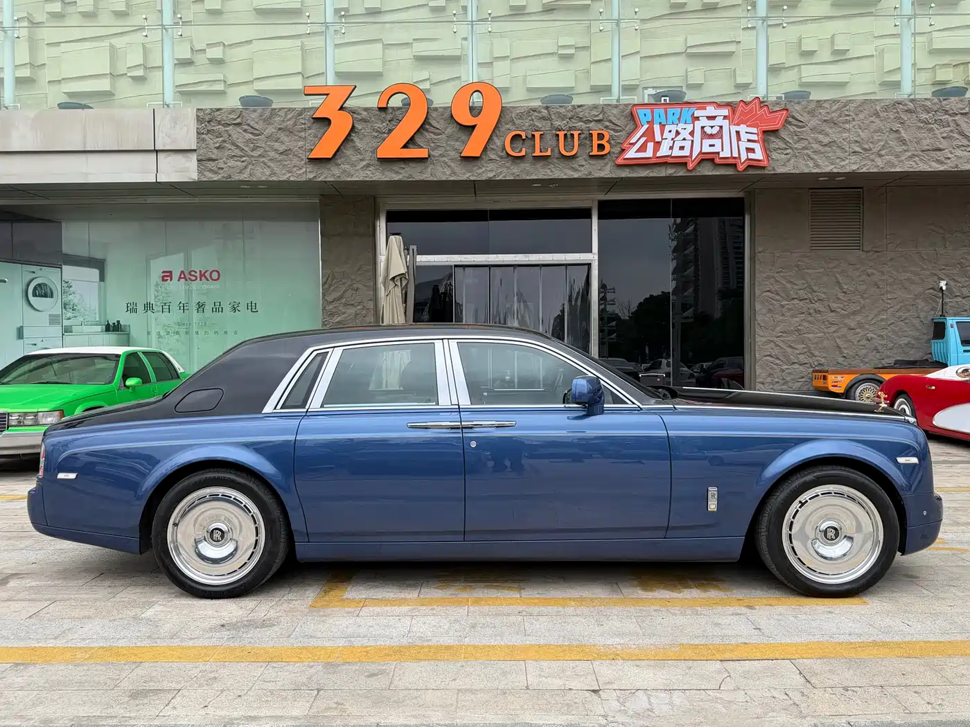Rolls-Royce Phantom 2017 2013 6.7L Standard
