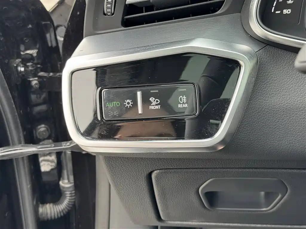 Audi A7L 2024 45 TFSI Luxury фото 15