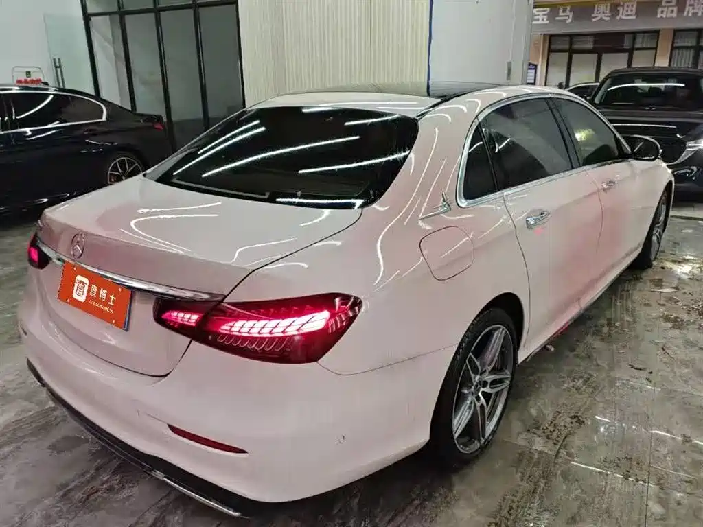 MERCEDES-BENZ E CLASS