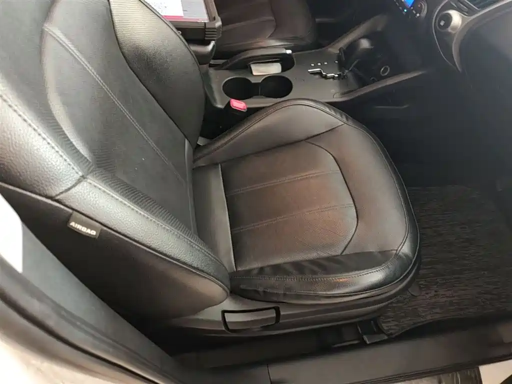 Hyundai Beijing Hyundai ix35 2015 2.0L Automatic 2WD Smart Type China IV фото 25