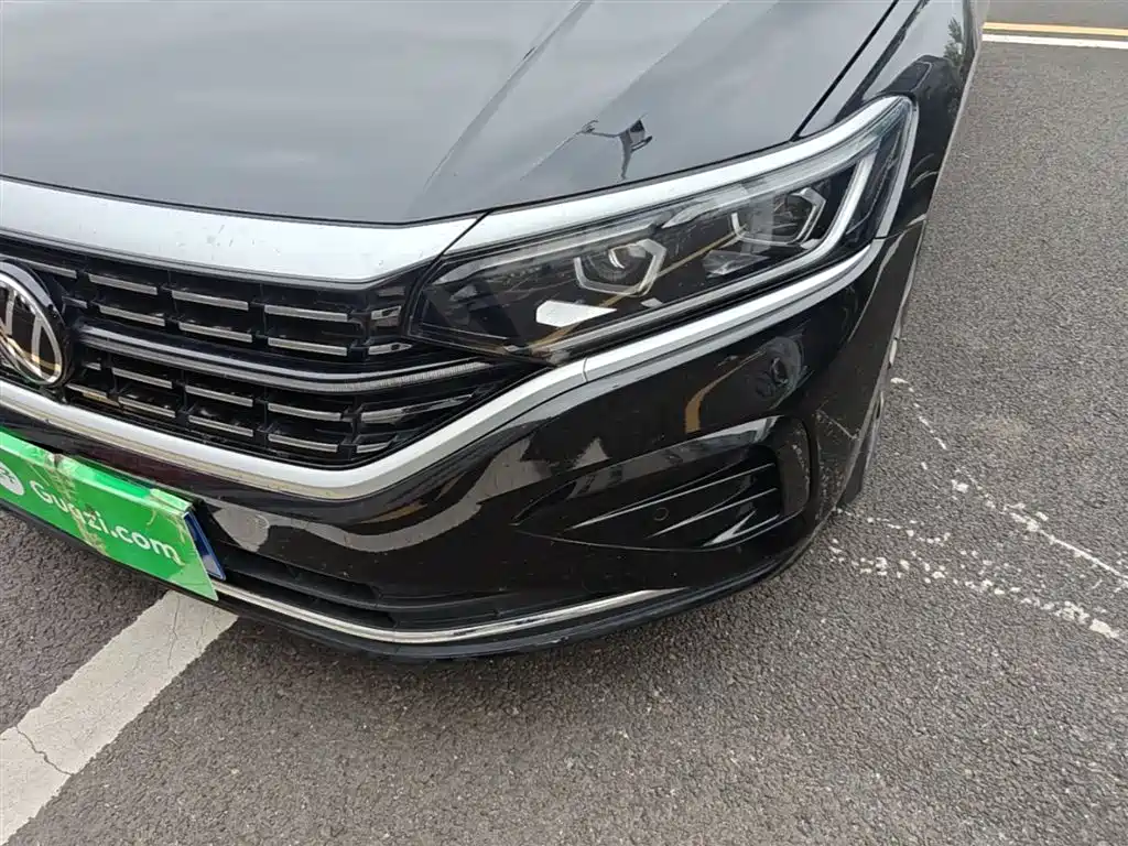 Volkswagen Passat 2023 330TSI Luxury Edition фото 24