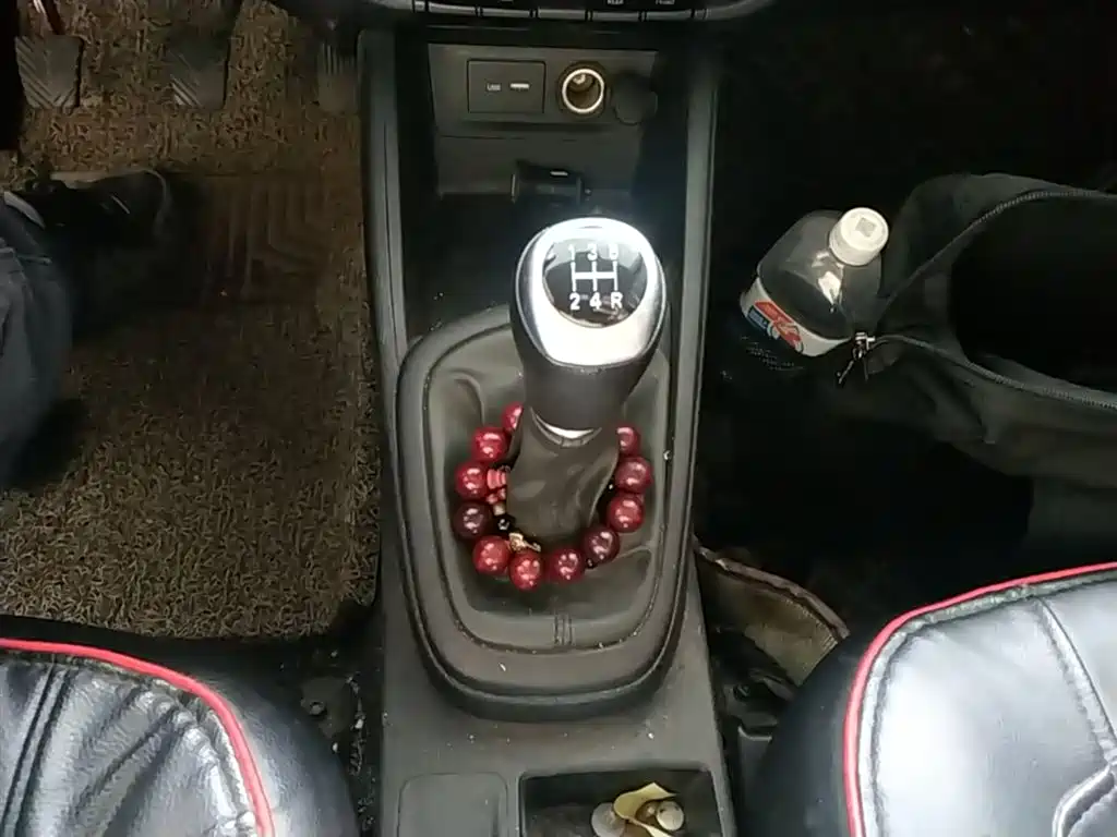 Hyundai Verna 2017 1.4L Manual Color Edition (China V) фото 14