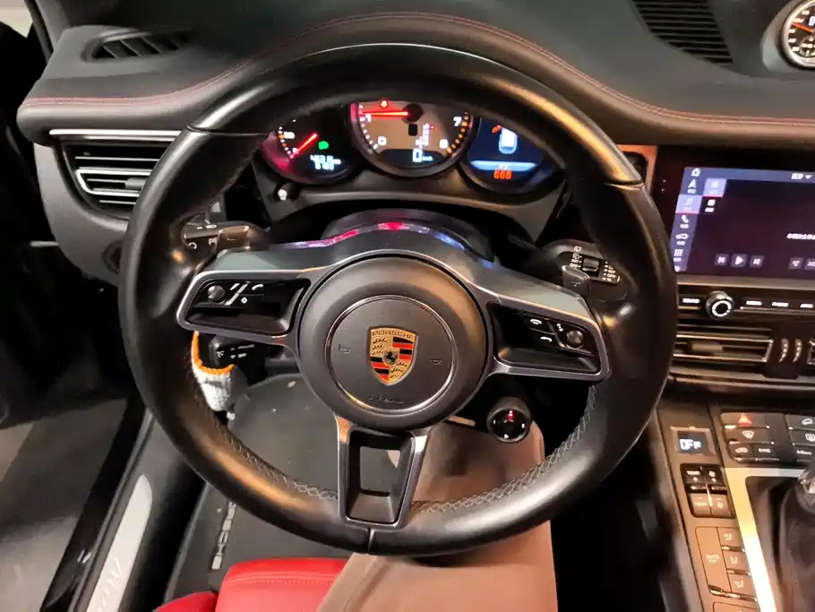 Фото 15 - Porsche Macan