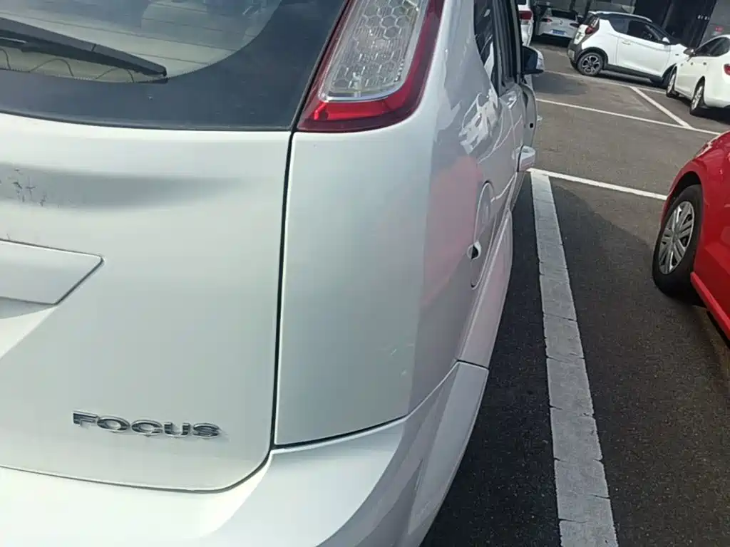Photo 8 - Ford Focus