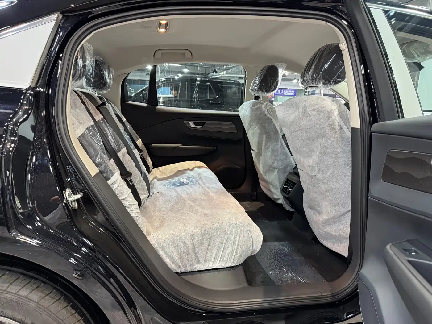 Hongqi E-QM5 2025 610km PLUS фото 11