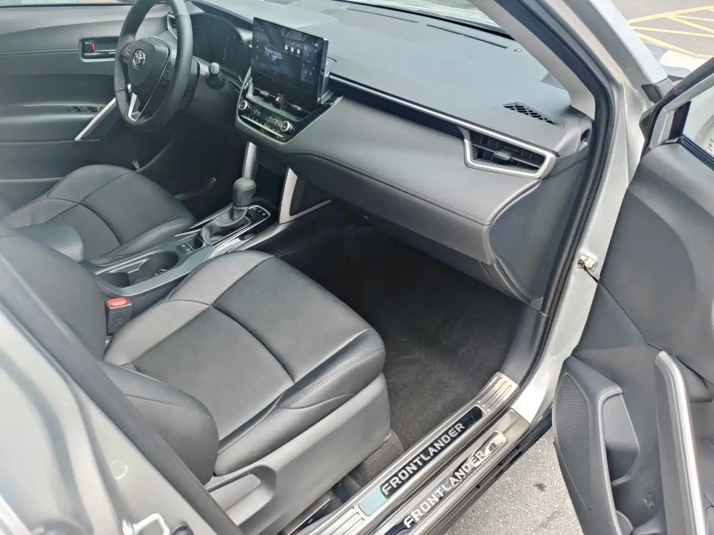 Toyota Frontlander 2023 2.0L Smart Hybrid Dual Engine Leading Edition фото 10