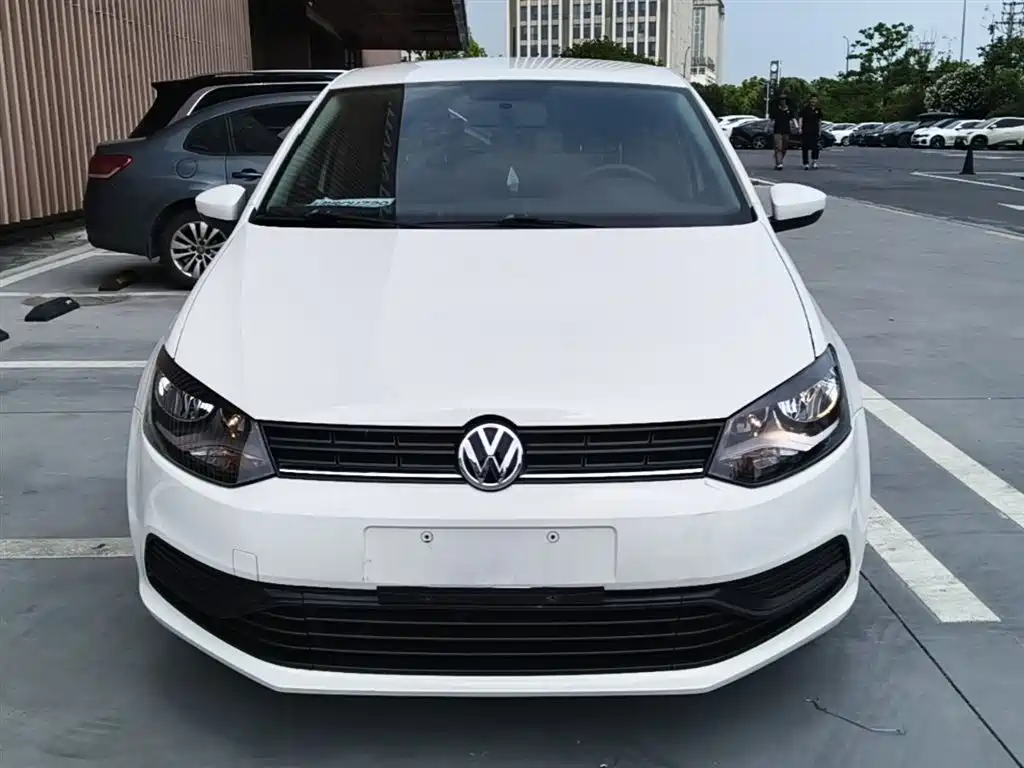 Volkswagen Polo 2016 1.4L Automatic Trend фото 3