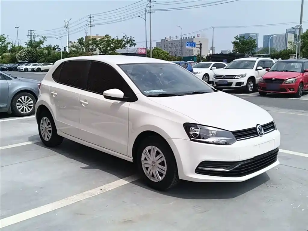 Volkswagen Polo 2016 1.4L Automatic Trend фото 4