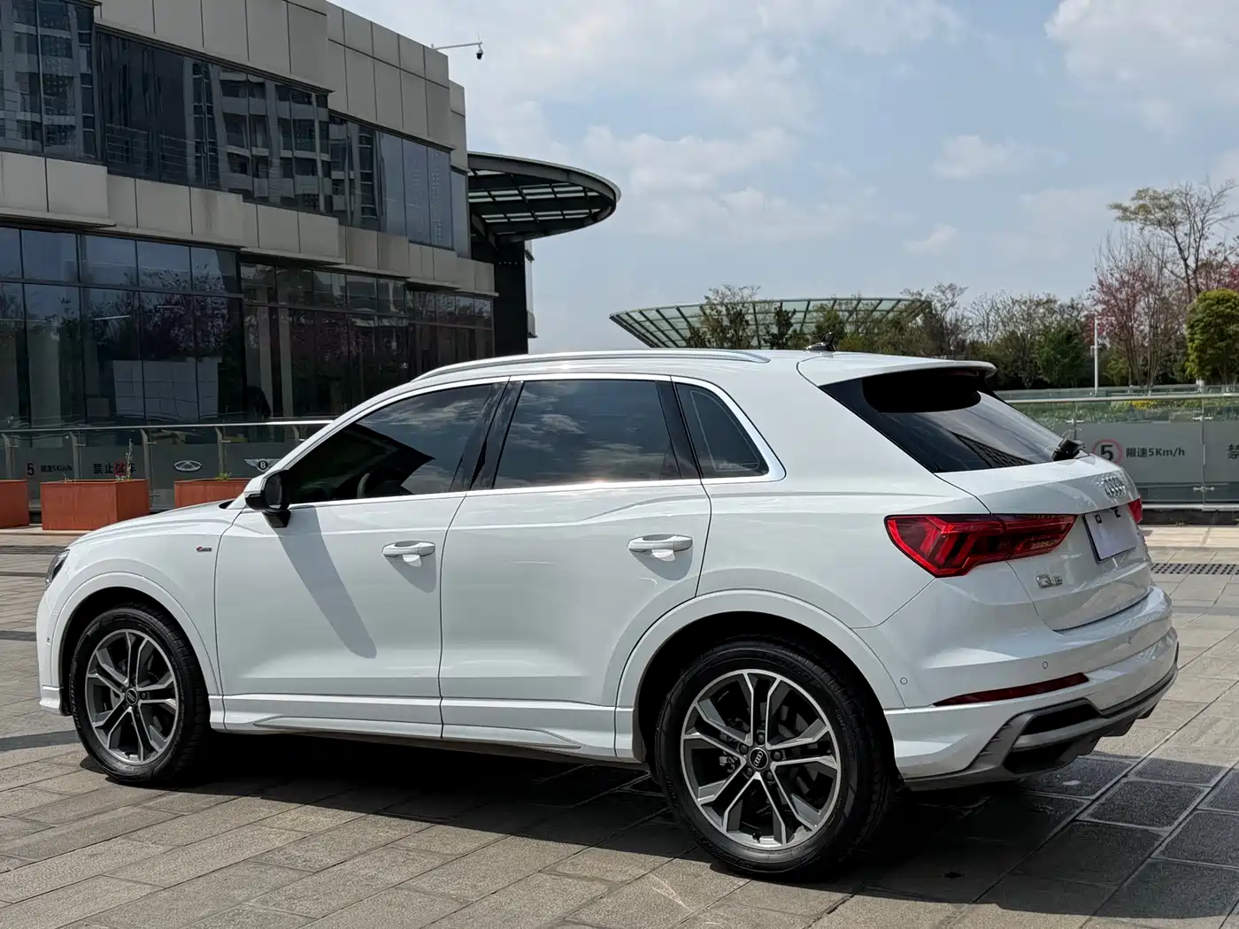 Audi Q3 2022 Model 40 TFSI RS Kit Speed Edition фото 8