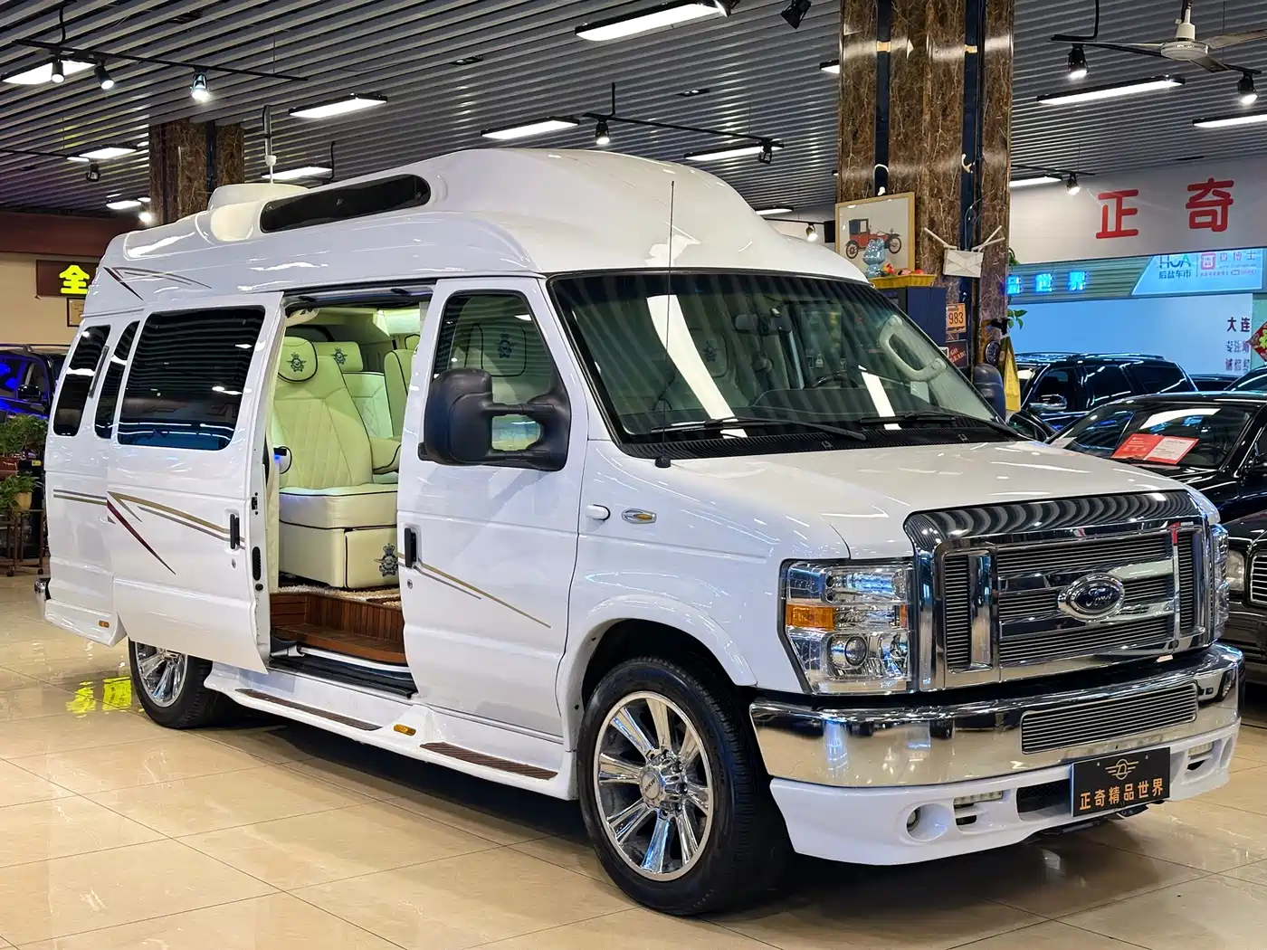 Ford E350, 2014 год