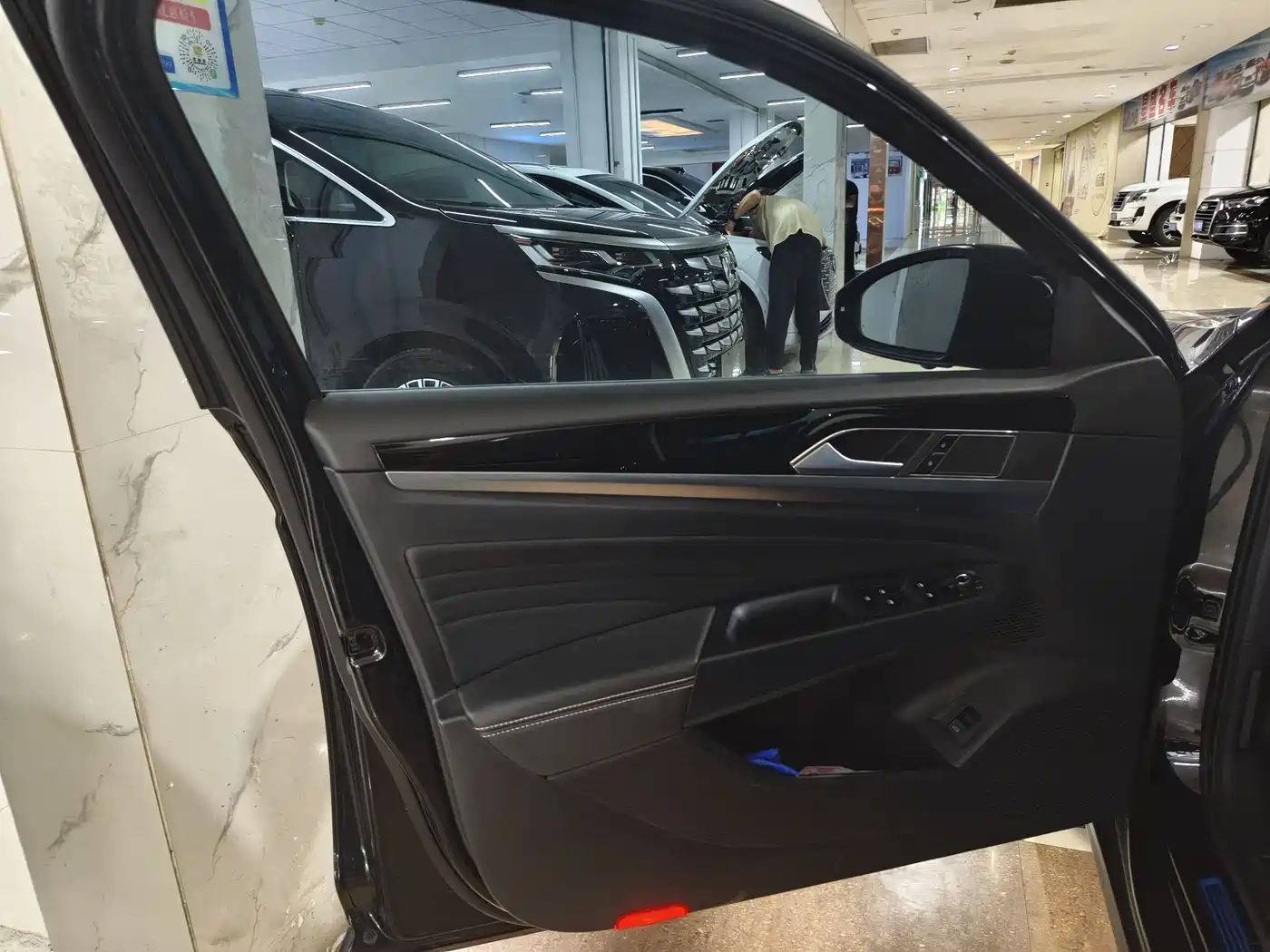 Volkswagen Passat 2023 330TSI Starlight Elite Edition фото 8