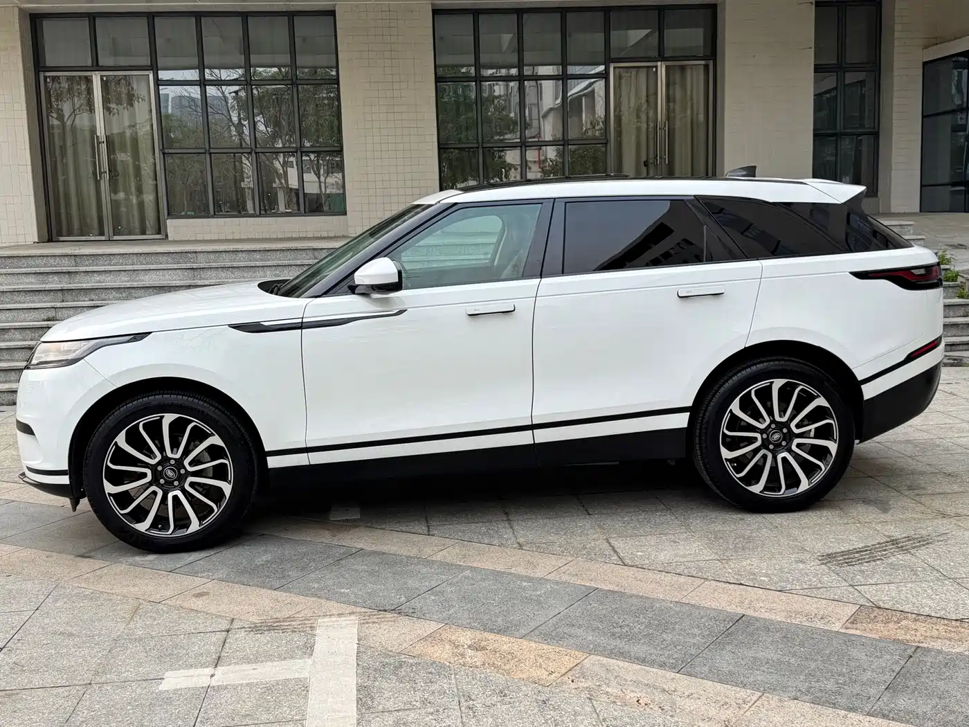 Land Rover Range Rover Velar 2017 P250 S фото 4