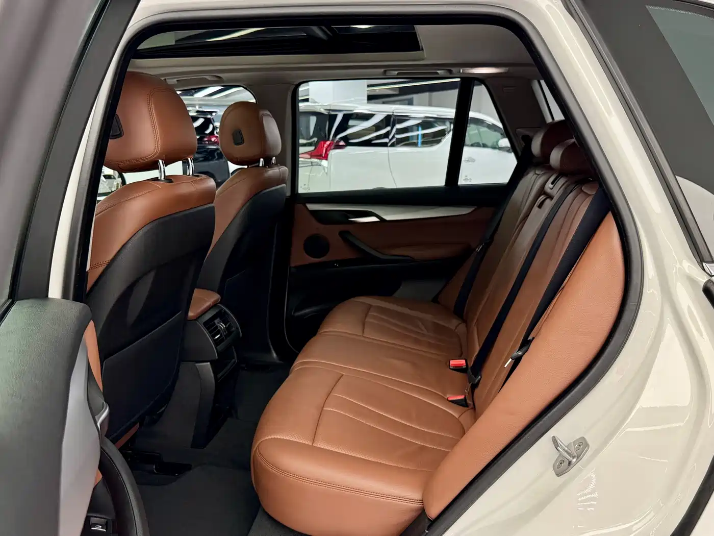 BMW X5 (Import) 2018 xDrive35i Elegant Model фото 11