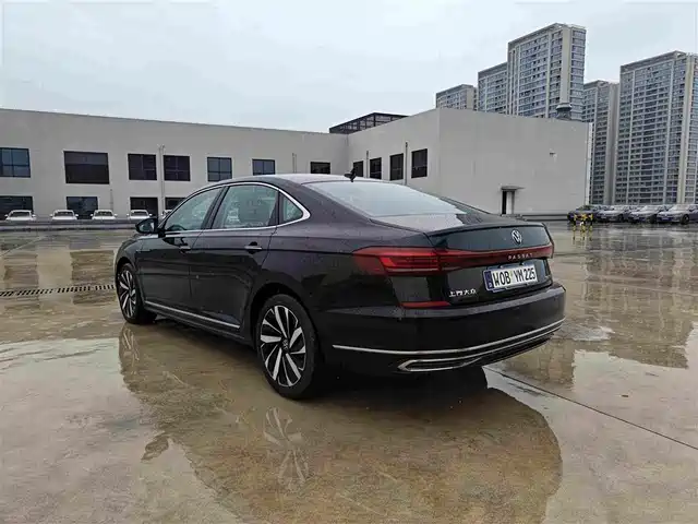 Volkswagen Passat 2024 380TSI Dragon Glory Edition — фото 3
