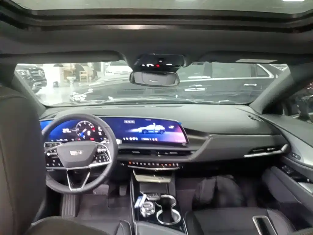 Cadillac GT4 2023 2023 25T Luxury Edition