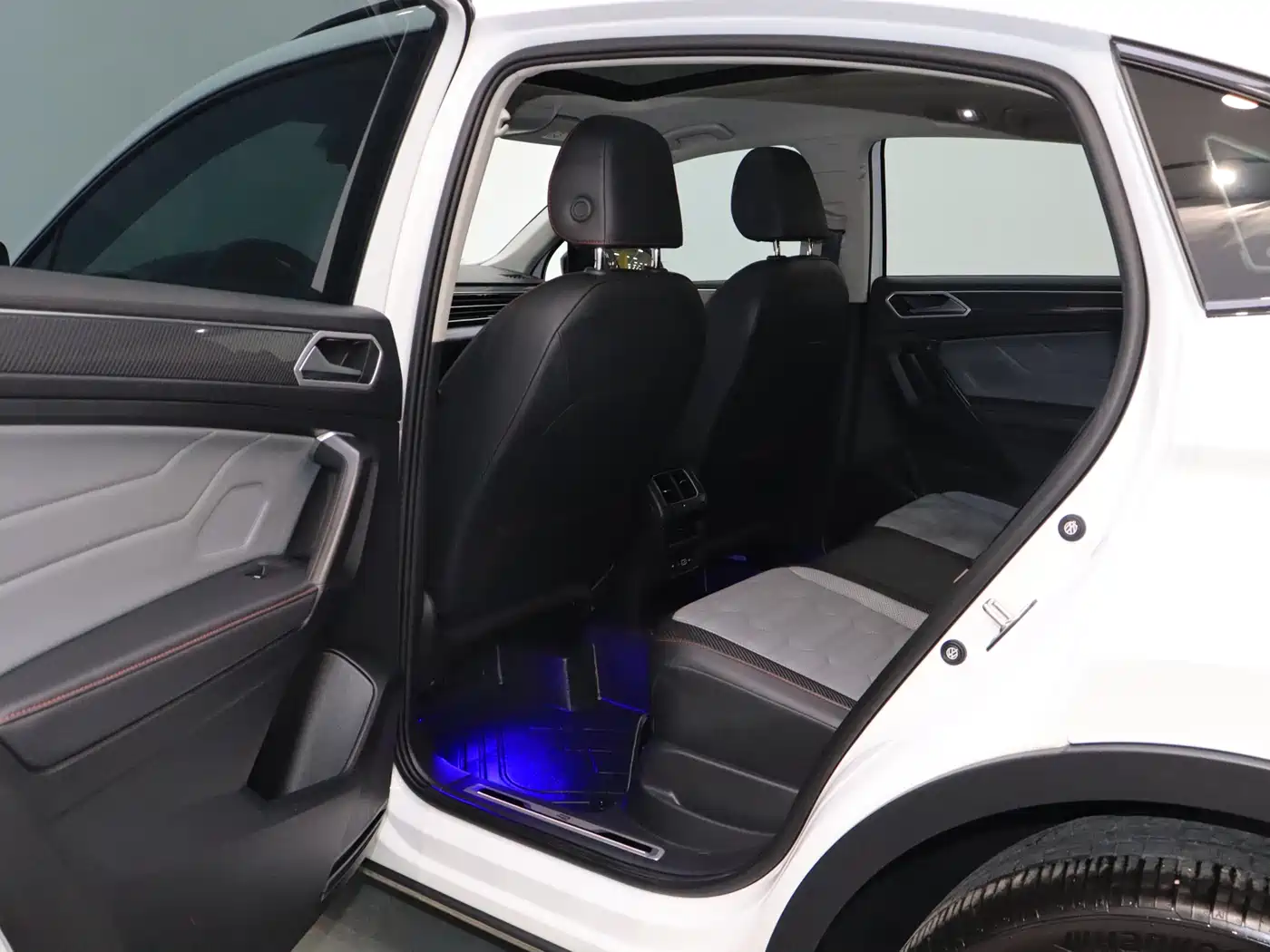 Volkswagen Tiguan X 2023 Facelift 330TSI FWD Flagship фото 18