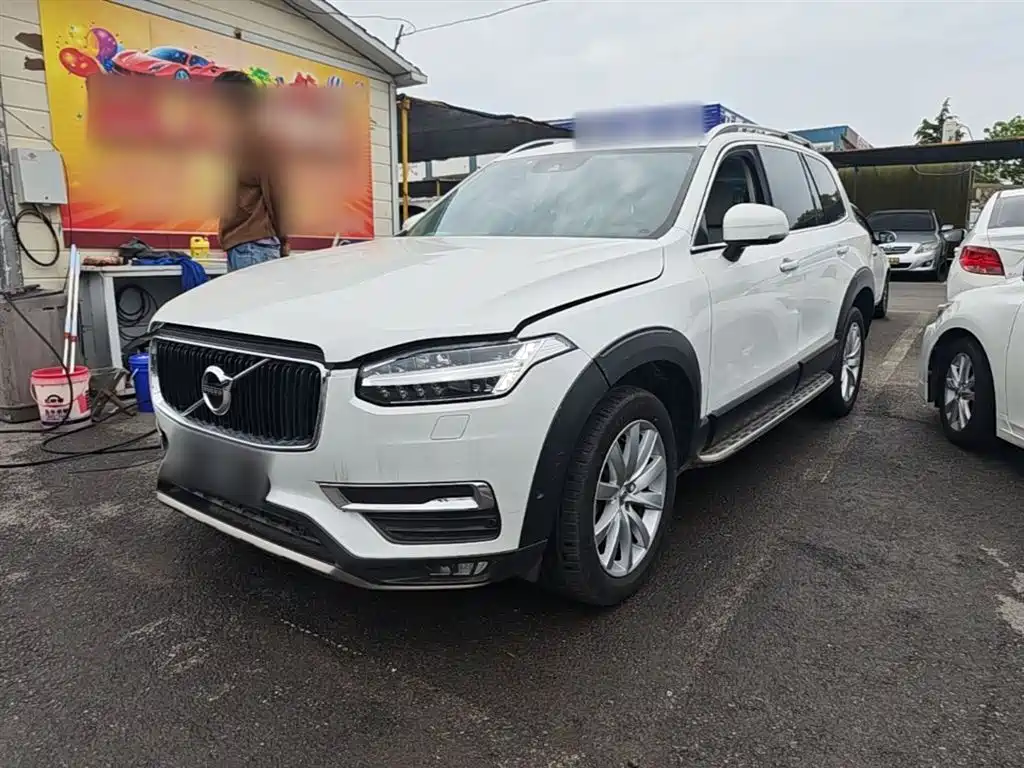Фото 2 - Volvo XC90