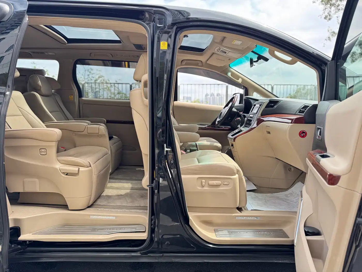 Toyota Alphard 2011 3.5L Luxury Edition фото 18