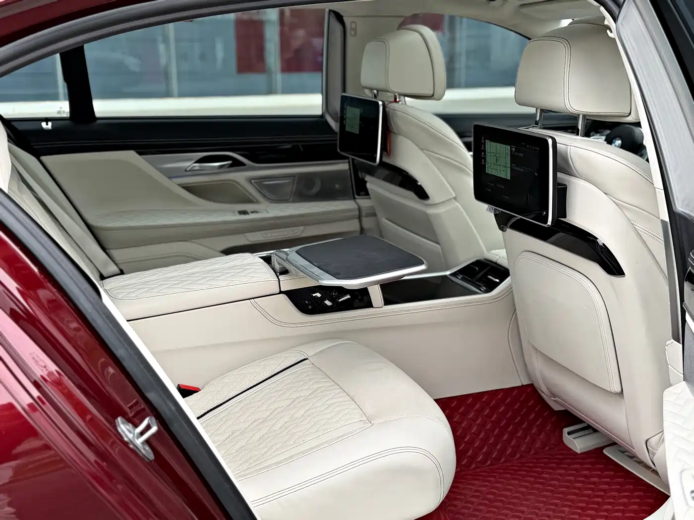 BMW 7 Series 2019 740Li xDrive Executive M Sport Package фото 13