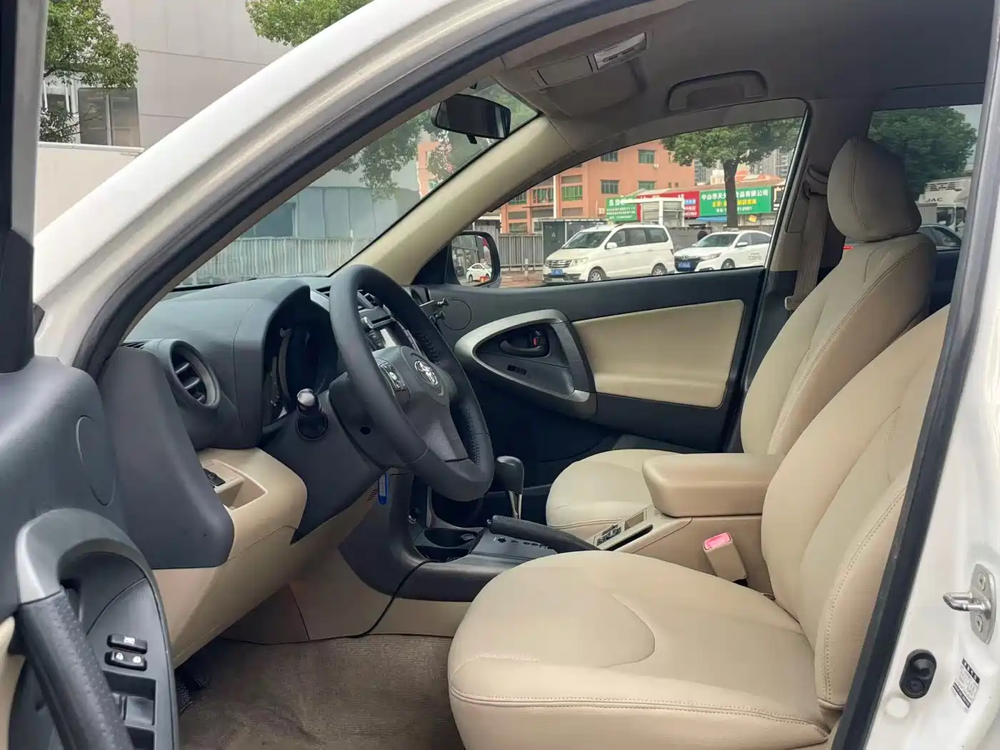 Toyota RAV4 Rongfang 2013 Special Edition 2.0L Auto Classic фото 4
