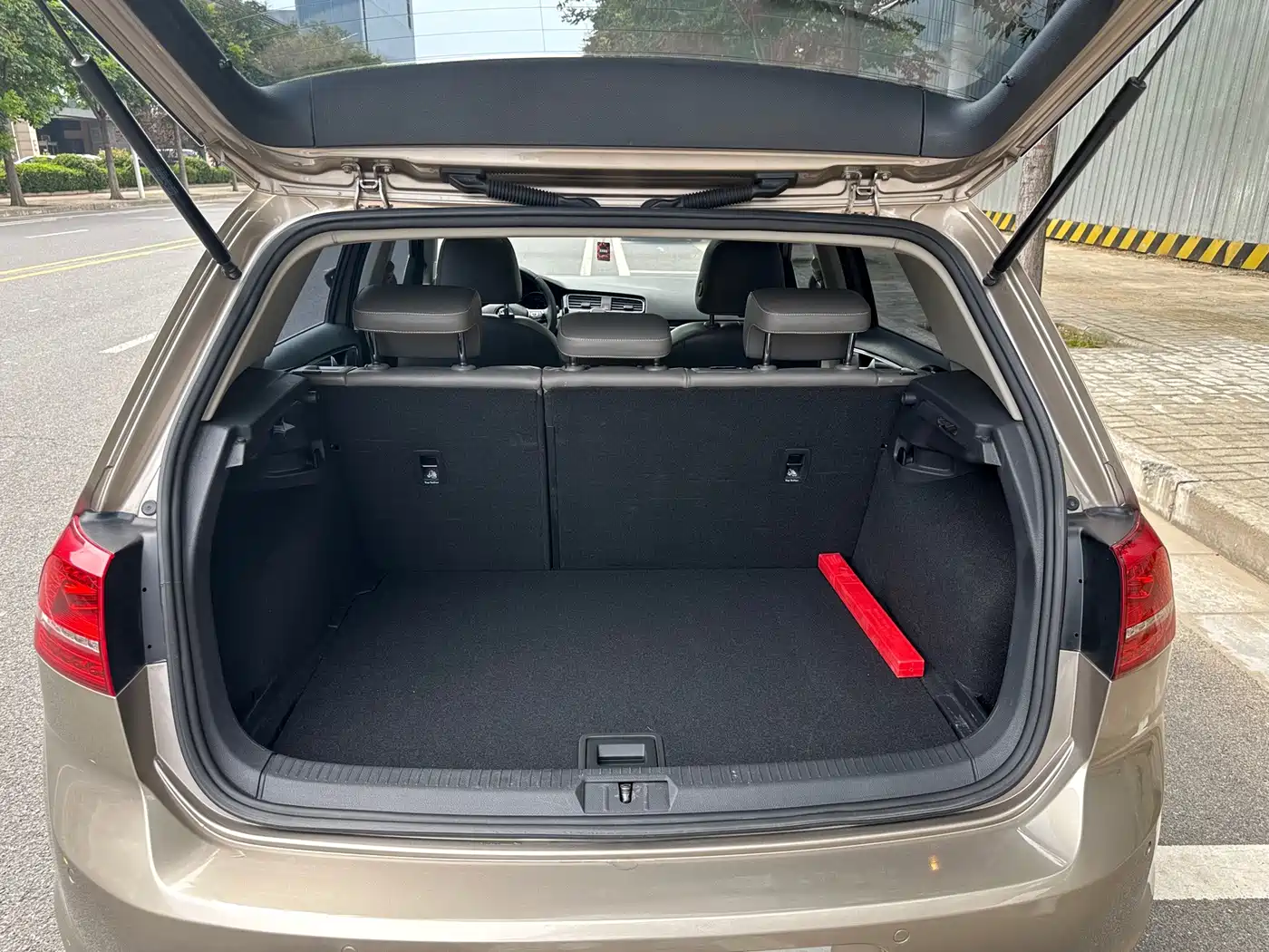 Фото 7 - Volkswagen Golf