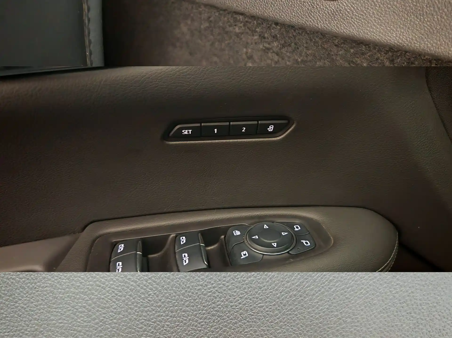 Фото 18 - Cadillac XT6