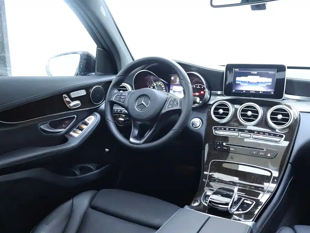 Mercedes-Benz GLC 2019 GLC 260 L 4MATIC Luxury фото 14