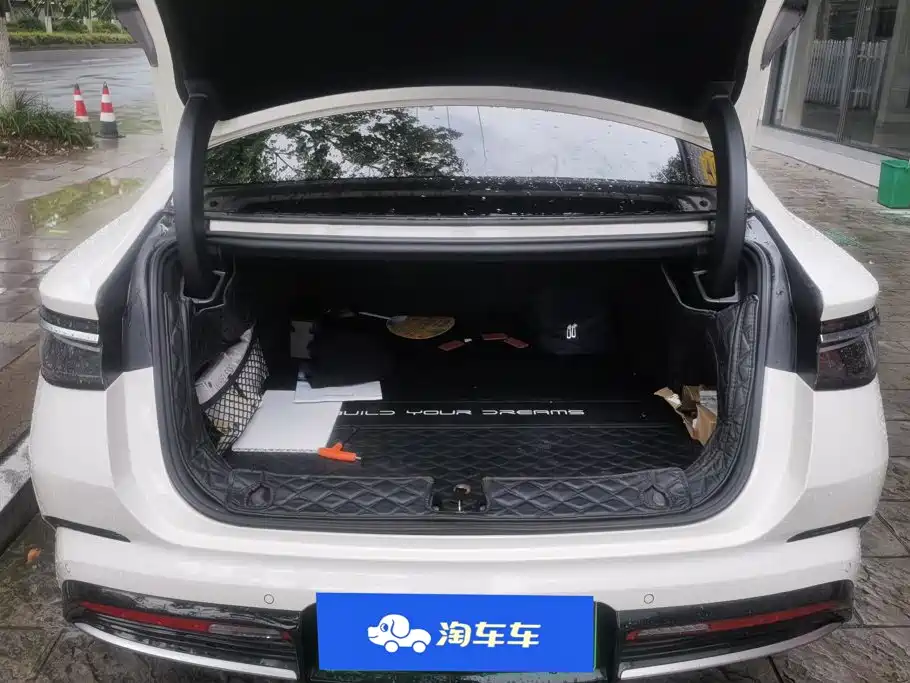 BYD Seal 2024 2024 Glory Edition DM-i 1.5L 121km Luxury