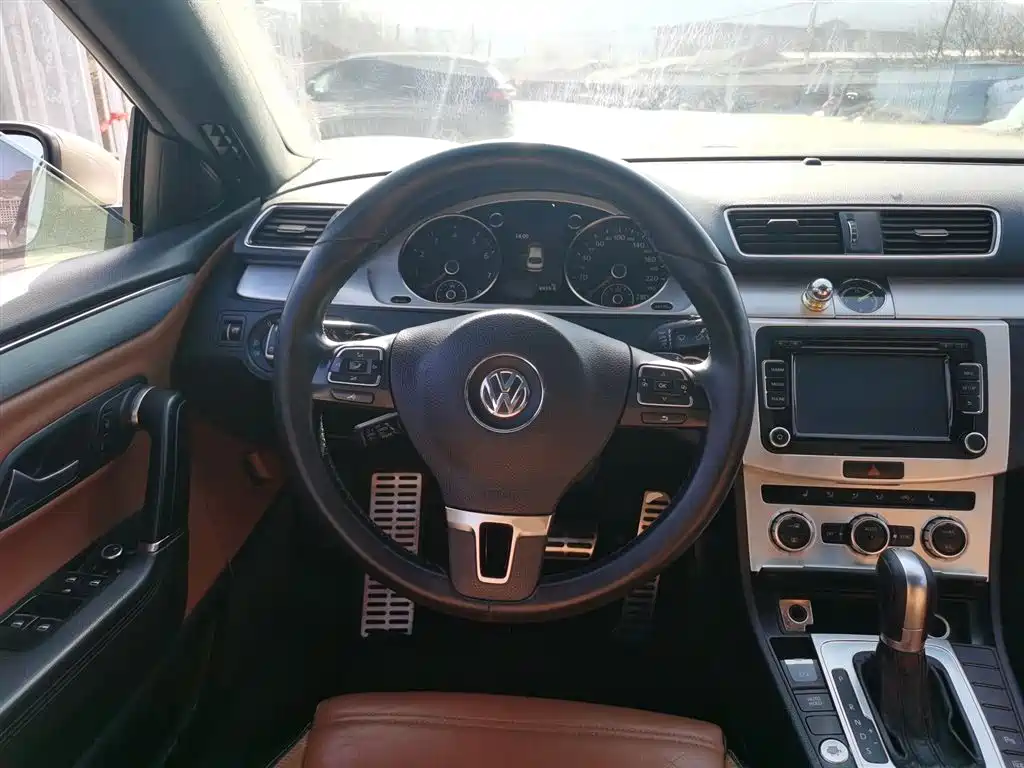 Volkswagen FAW-Volkswagen CC 2016 Model 2.0TSI Luxury фото 3