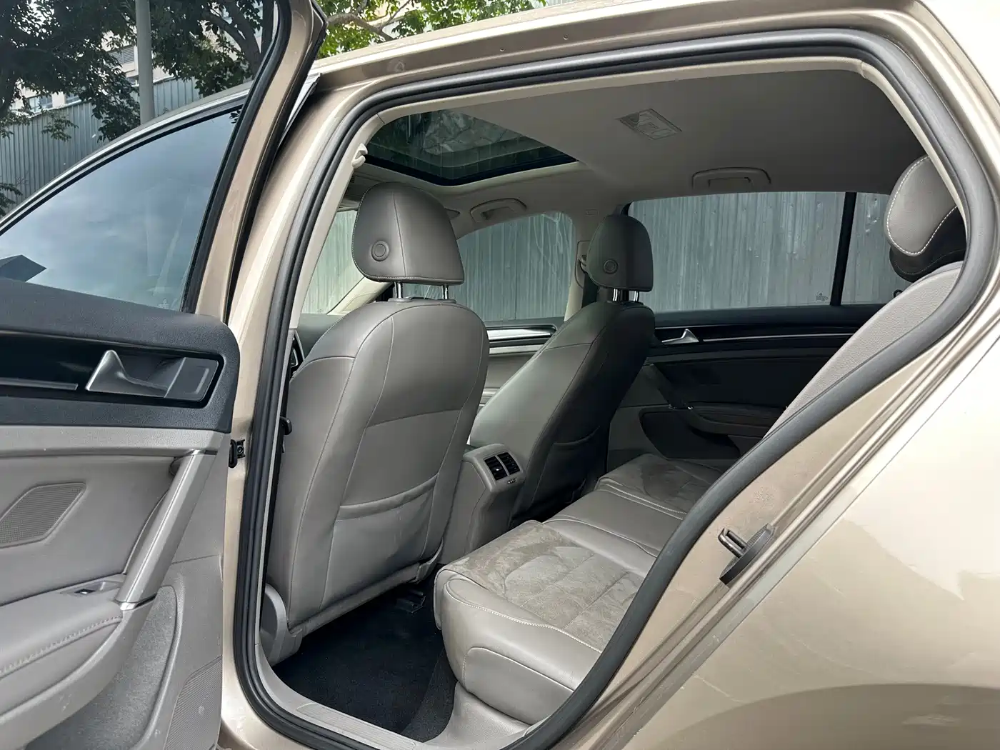 Фото 5 - Volkswagen Golf