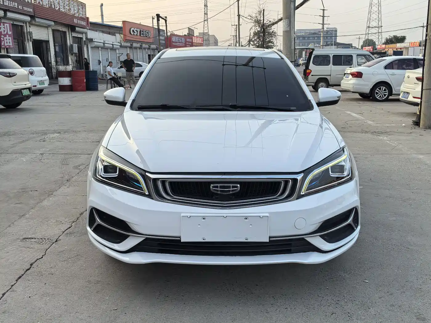 Фото 2 - Geely Emgrand