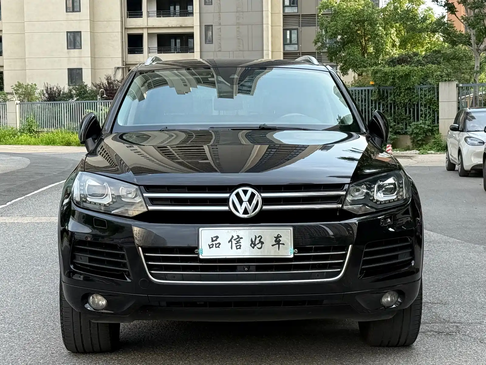 Фото 2 - Volkswagen Touareg