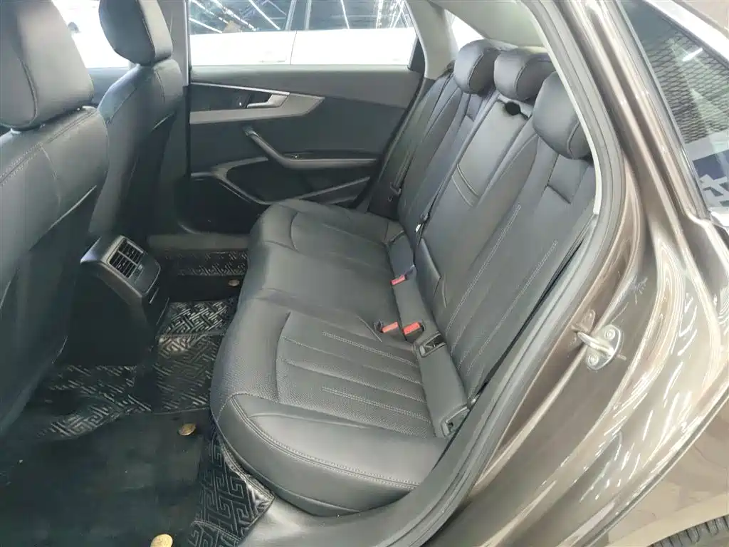 Audi A4L 2017 Plus 40 TFSI Progressive фото 17