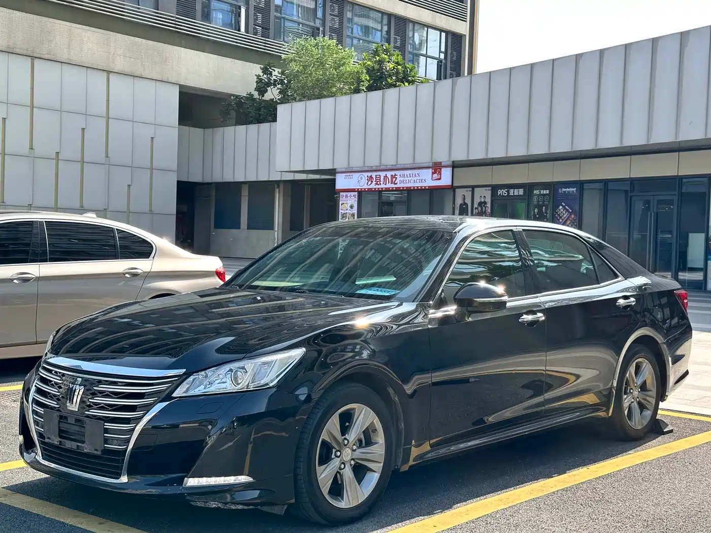 Toyota Crown 2015 2.0T Fashion