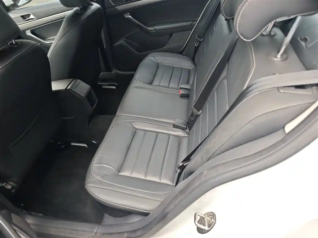 Volkswagen Lavida 2017 1.6L Automatic Comfort Edition фото 17