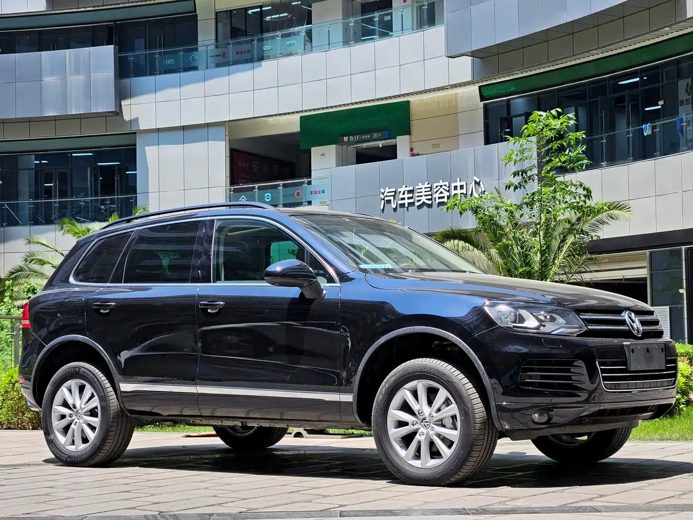 Volkswagen Touareg 2011 3.0TSI Comfort фото 2