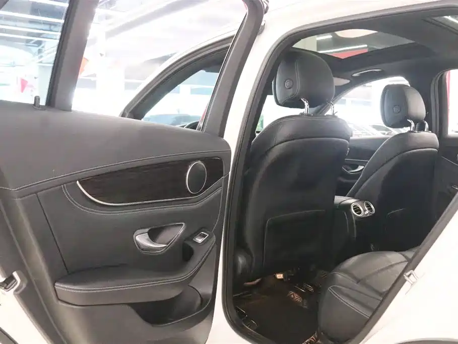 Mercedes-Benz GLC 2018 GLC 260 4MATIC Luxury фото 14